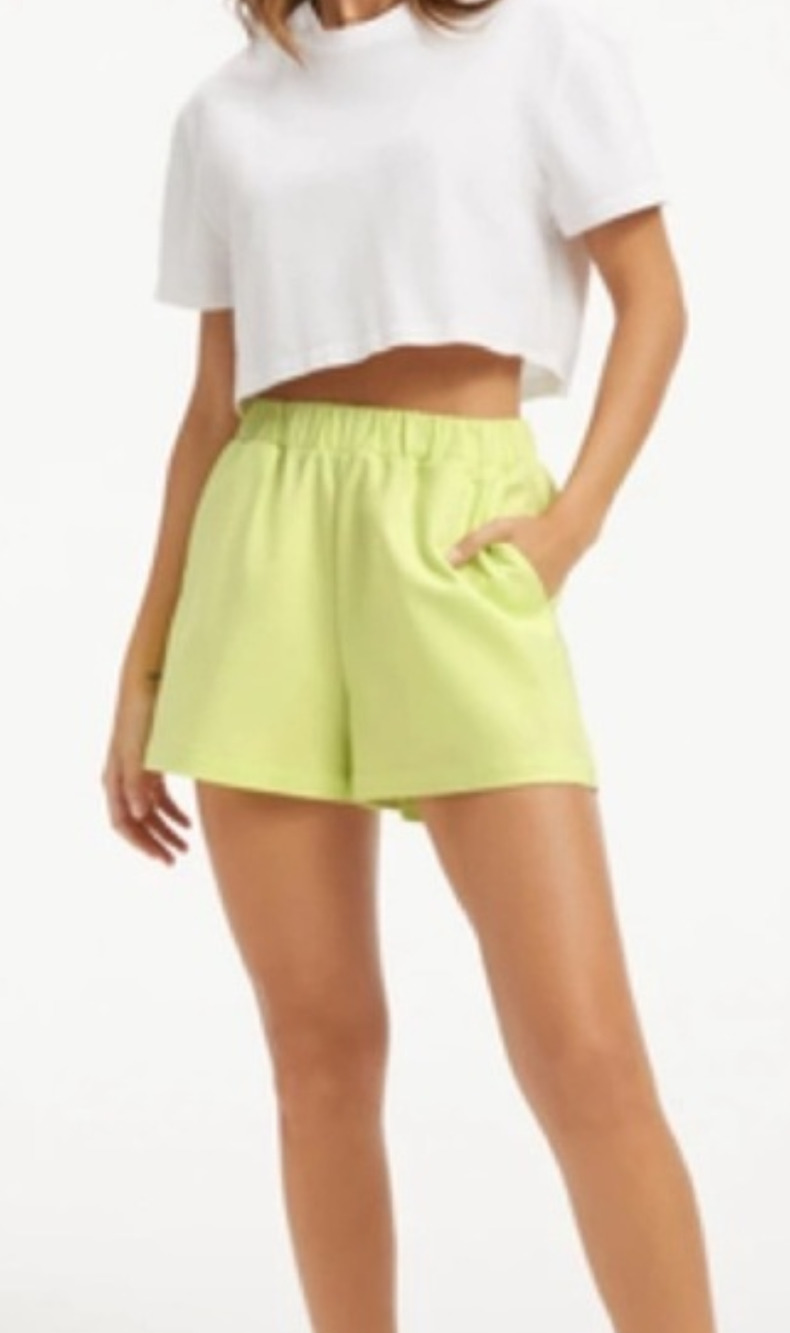 Good American Weekend Short key lime pull on shorts Size 0/XS Casual Colorful